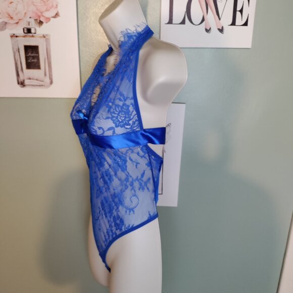 Lace Deep V Backless Halter Open Crotch Bodysuit Lingerie - Picture 5 of 7